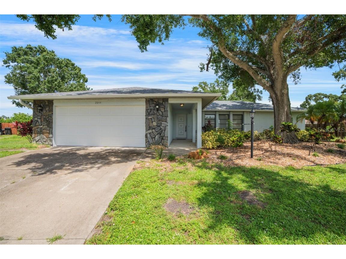 2044 Country Meadows Lane Sarasota FL 34235 A4663881 image1