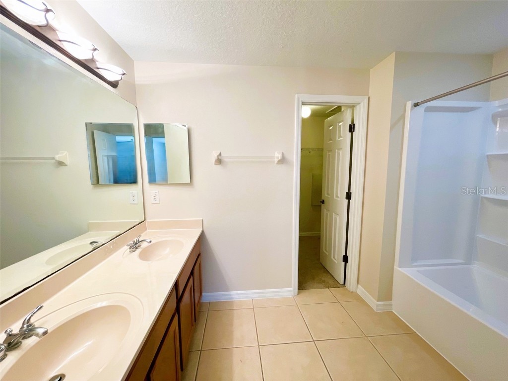 2044 Cypress Bay Boulevard Kissimmee FL 34743 L4956010 image23