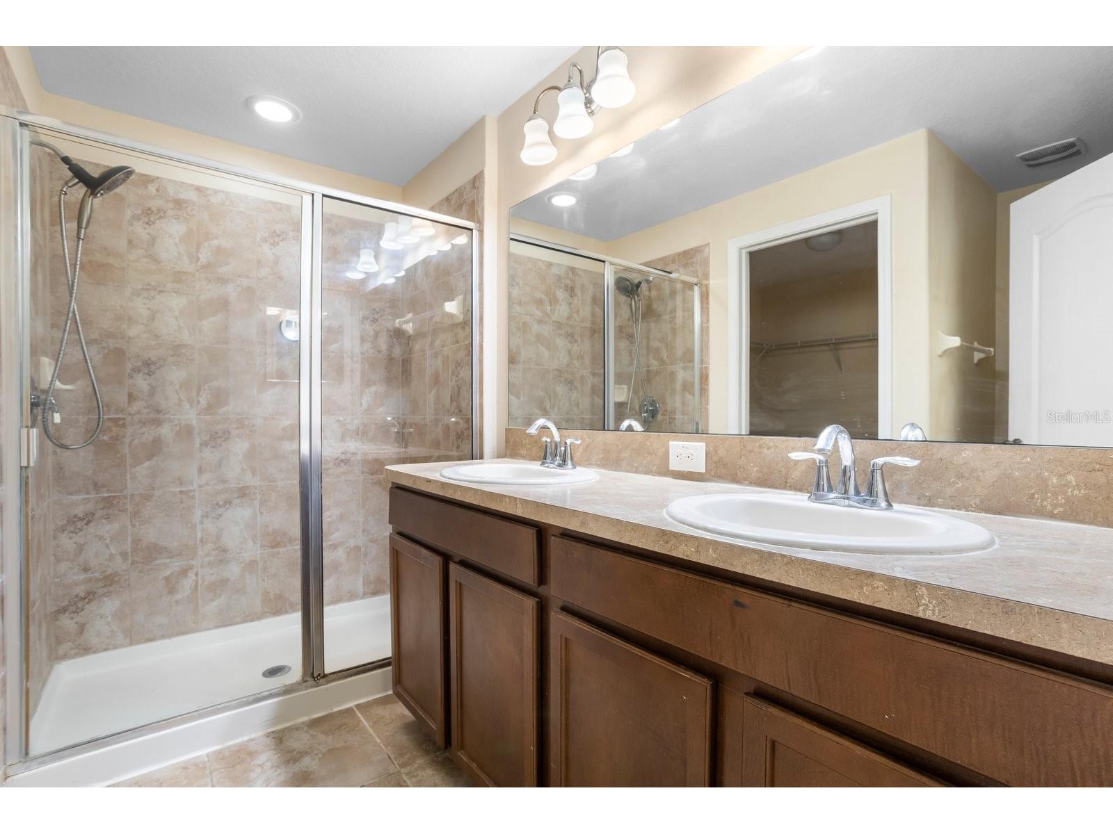 2044 Hawks View Drive Ruskin FL 33570 TB8484734 image19