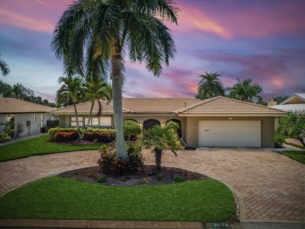 2044 Michigan Avenue NE Saint Petersburg FL 33703 U8216194 image1