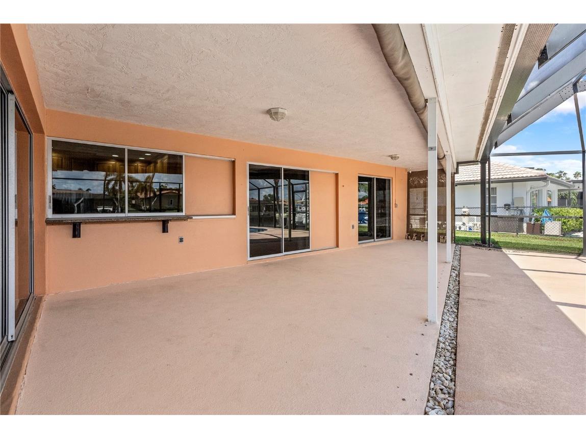 2044 Montana Avenue NE Saint Petersburg FL 33703 W7867812 image12