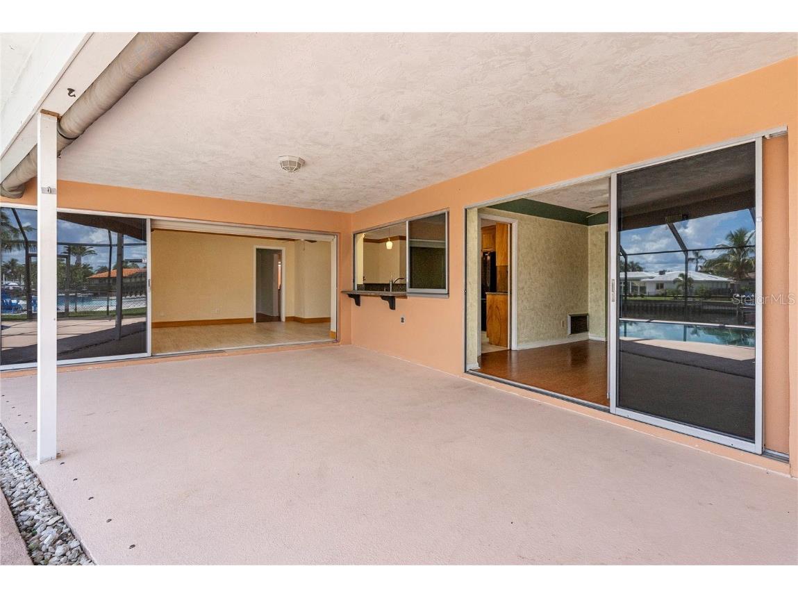 2044 Montana Avenue NE Saint Petersburg FL 33703 W7867812 image13