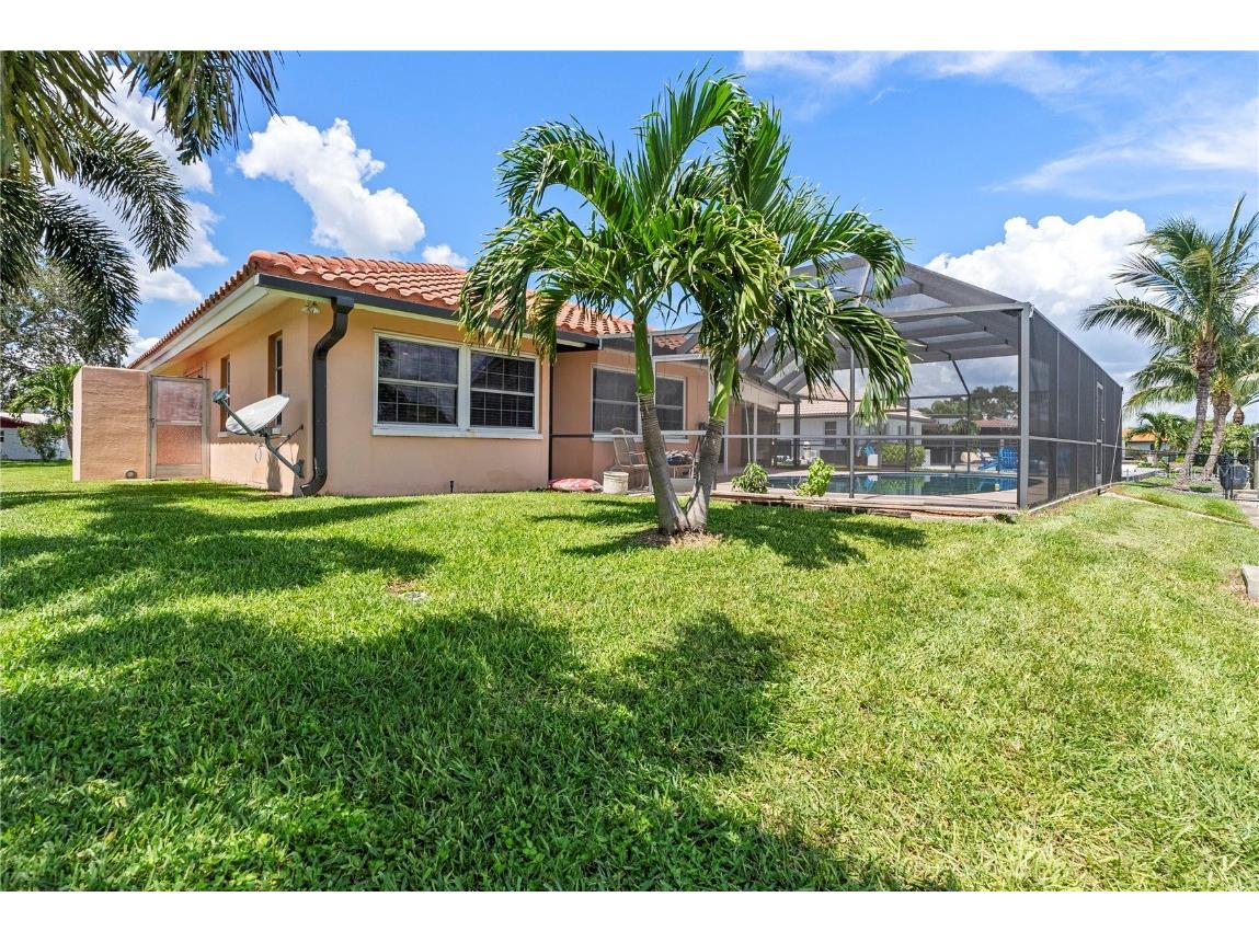 2044 Montana Avenue NE Saint Petersburg FL 33703 W7867812 image19