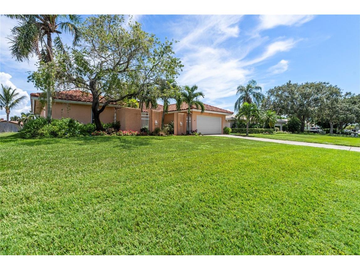 2044 Montana Avenue NE Saint Petersburg FL 33703 W7867812 image32