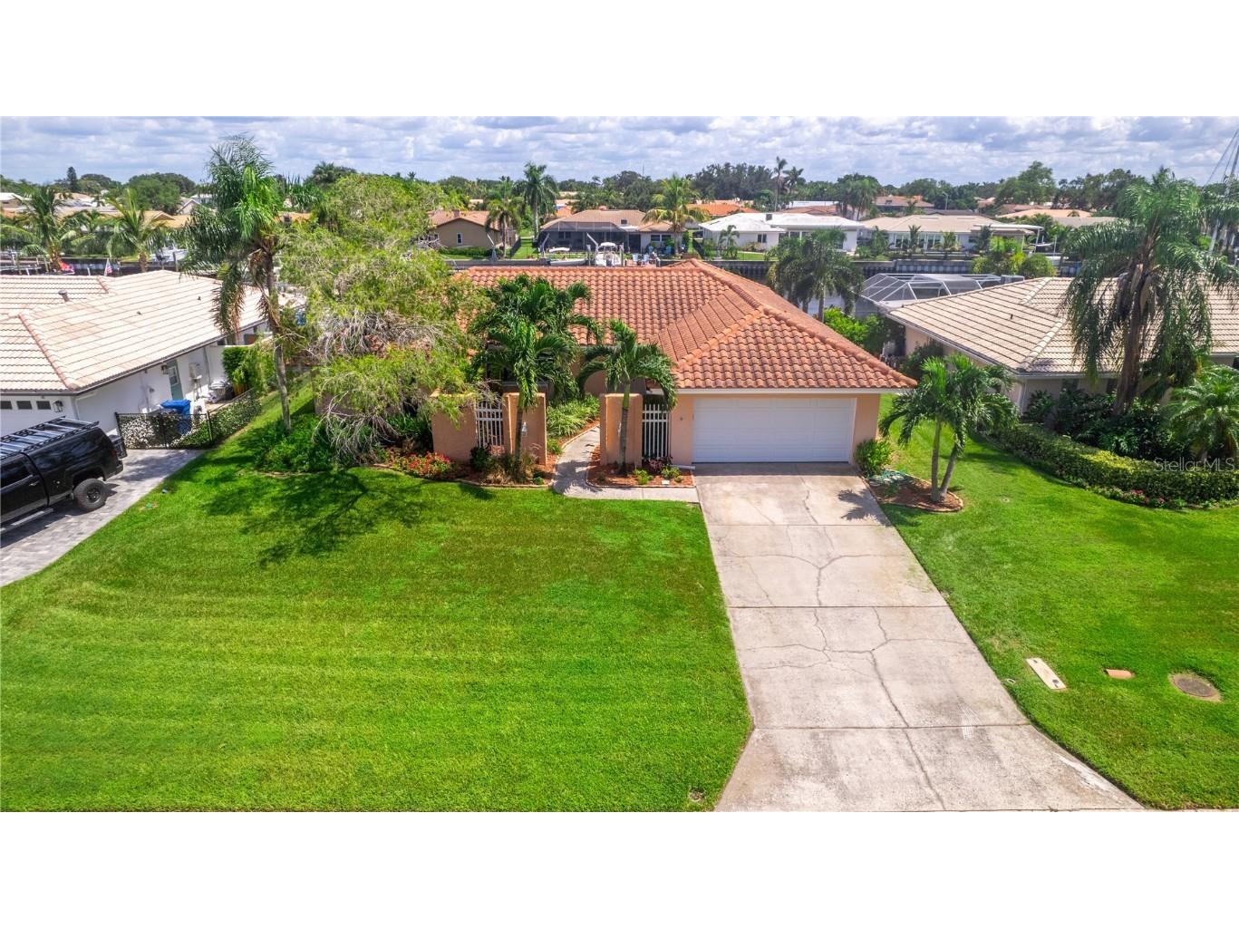 2044 Montana Avenue NE Saint Petersburg FL 33703 W7867812 image4