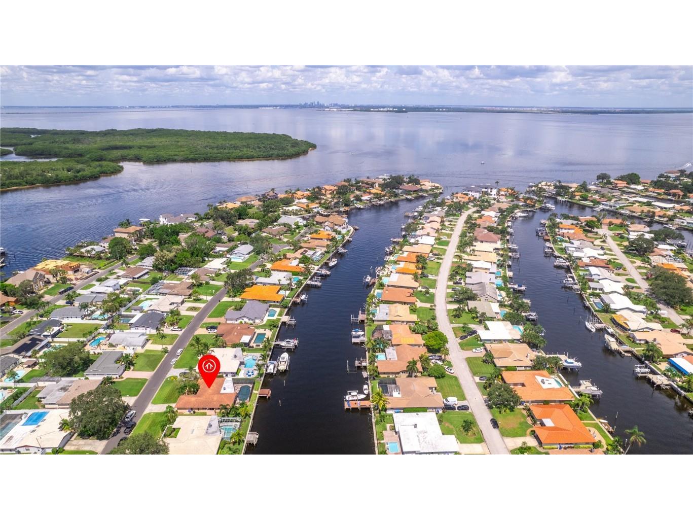 2044 Montana Avenue NE Saint Petersburg FL 33703 W7867812 image5