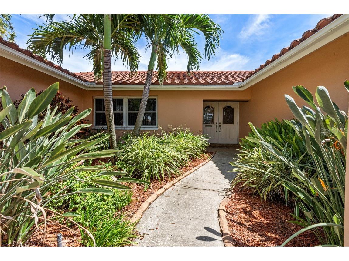 2044 Montana Avenue NE Saint Petersburg FL 33703 W7867812 image6