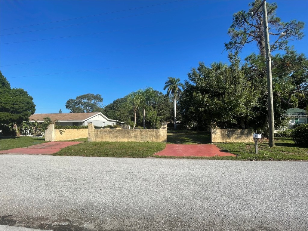 2045 Goldenrod Street Sarasota FL 34239 A4549992 image1