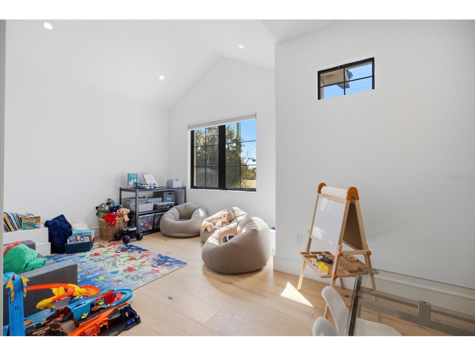 2045 Goldenrod Street Sarasota FL 34239 A4681259 image31
