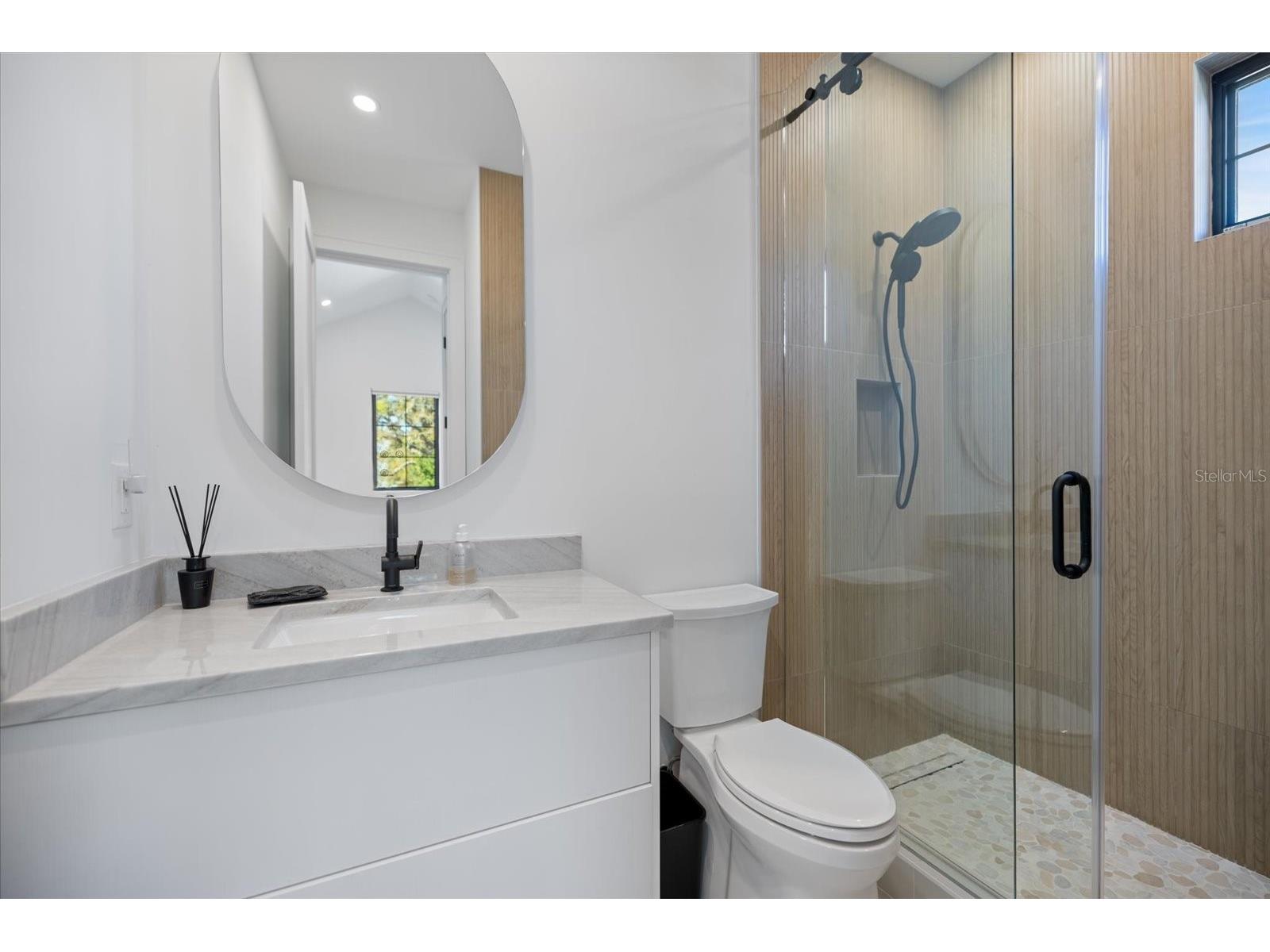 2045 Goldenrod Street Sarasota FL 34239 A4681259 image37