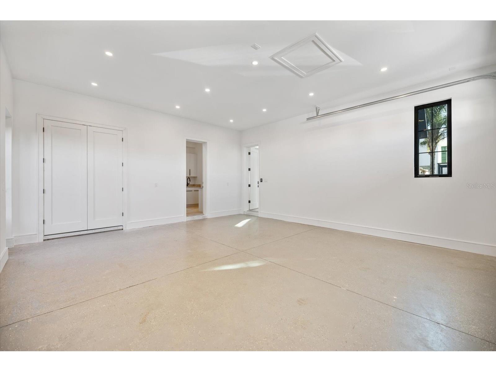 2045 Goldenrod Street Sarasota FL 34239 A4681259 image44