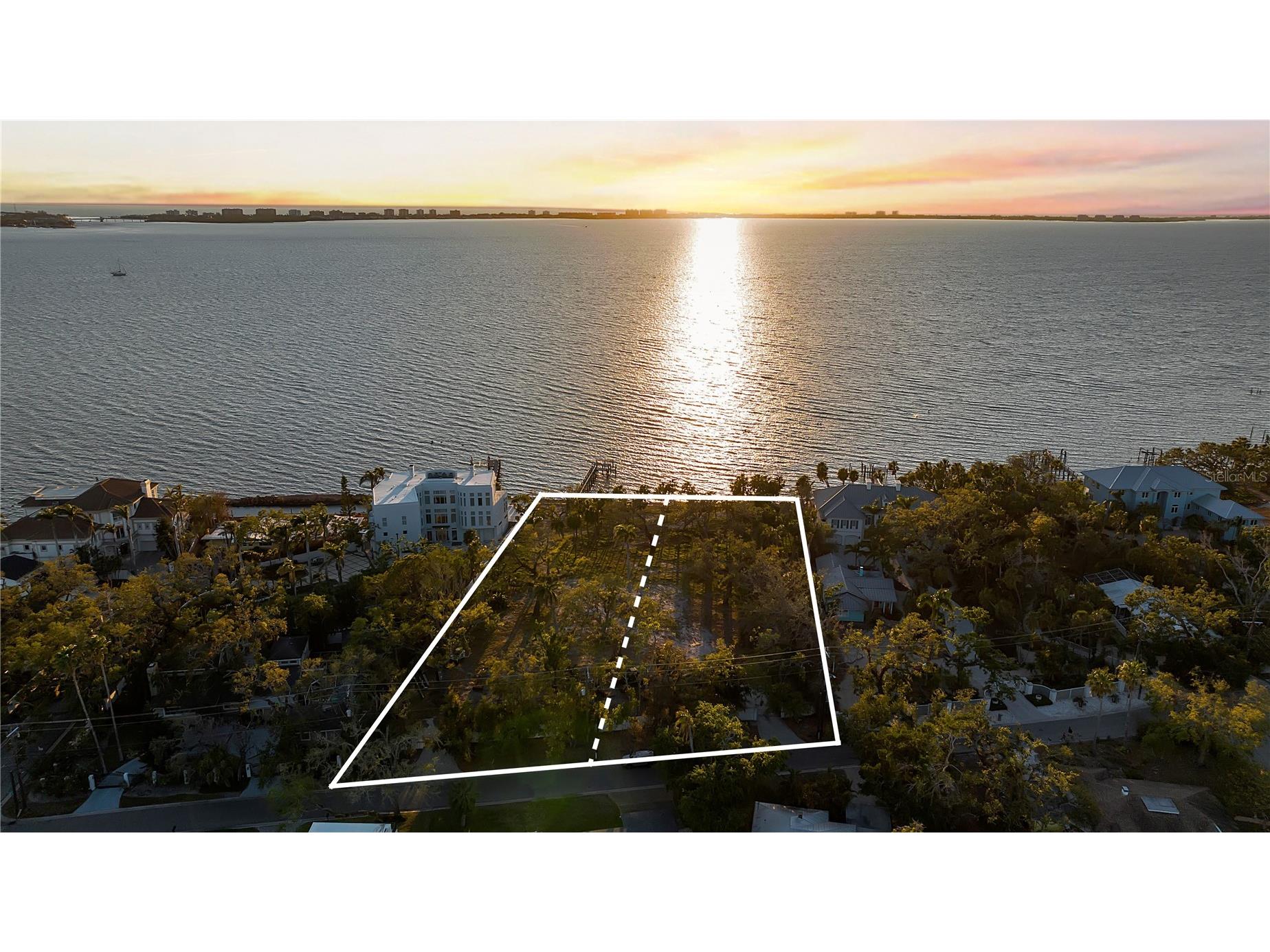 2046 Alameda Avenue Sarasota FL 34234 - SARASOTA BAY A4694028 image1