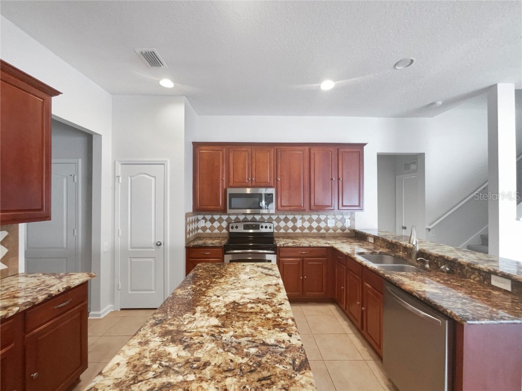 2046 Heartland Circle Valrico FL 33594 O6368690 image11