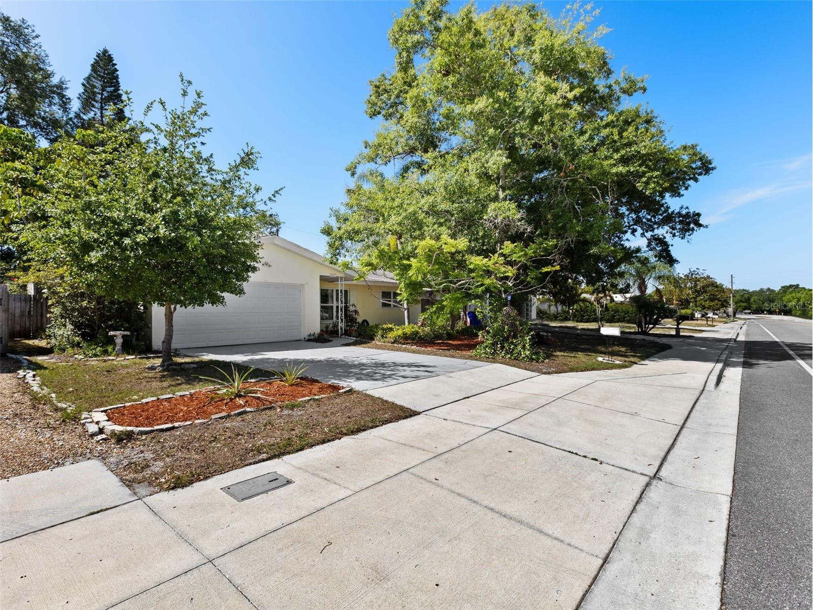 2047 Greenbriar Boulevard Clearwater FL 33763 OM723771 image11