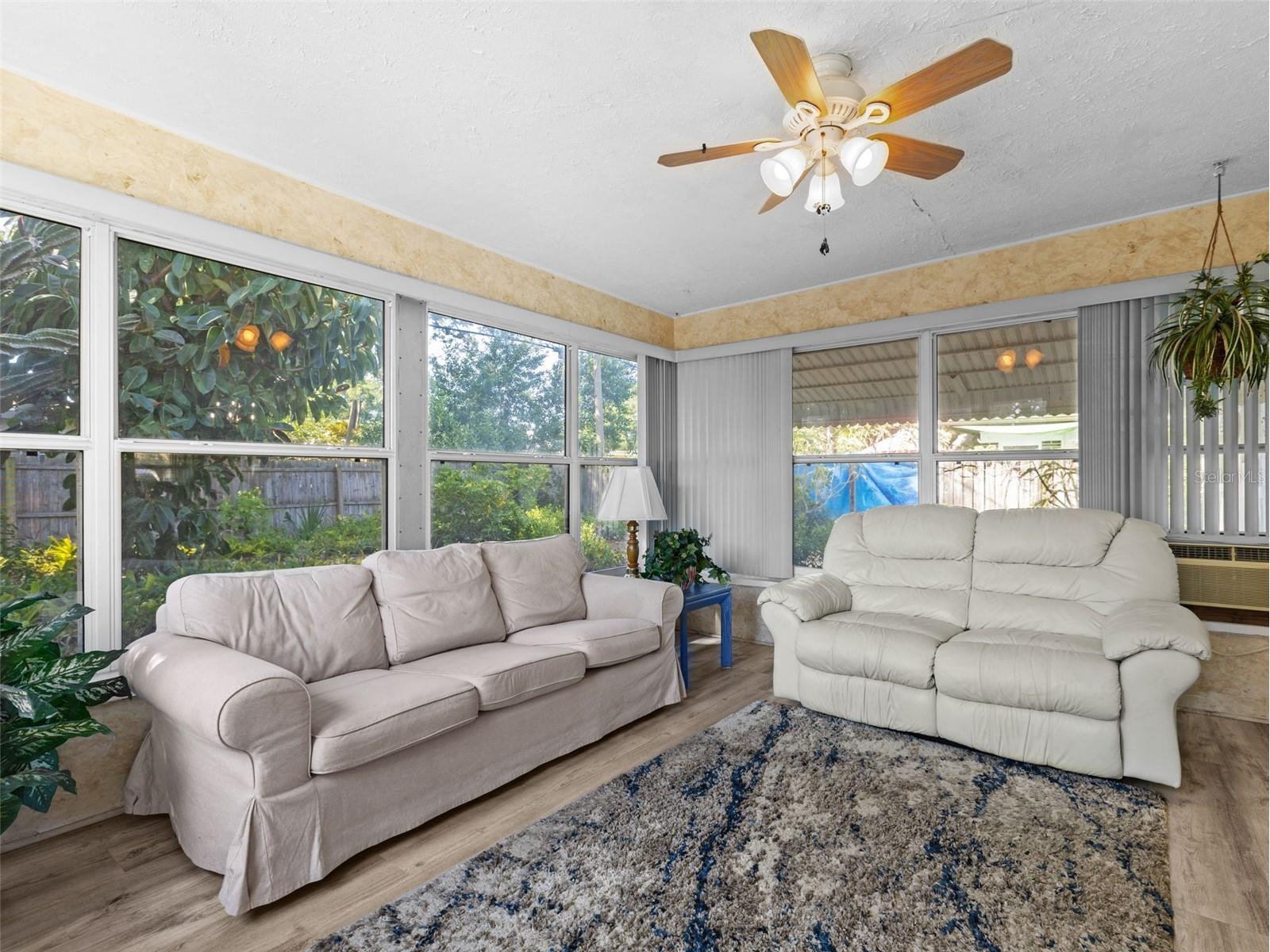 2047 Greenbriar Boulevard Clearwater FL 33763 OM723771 image17