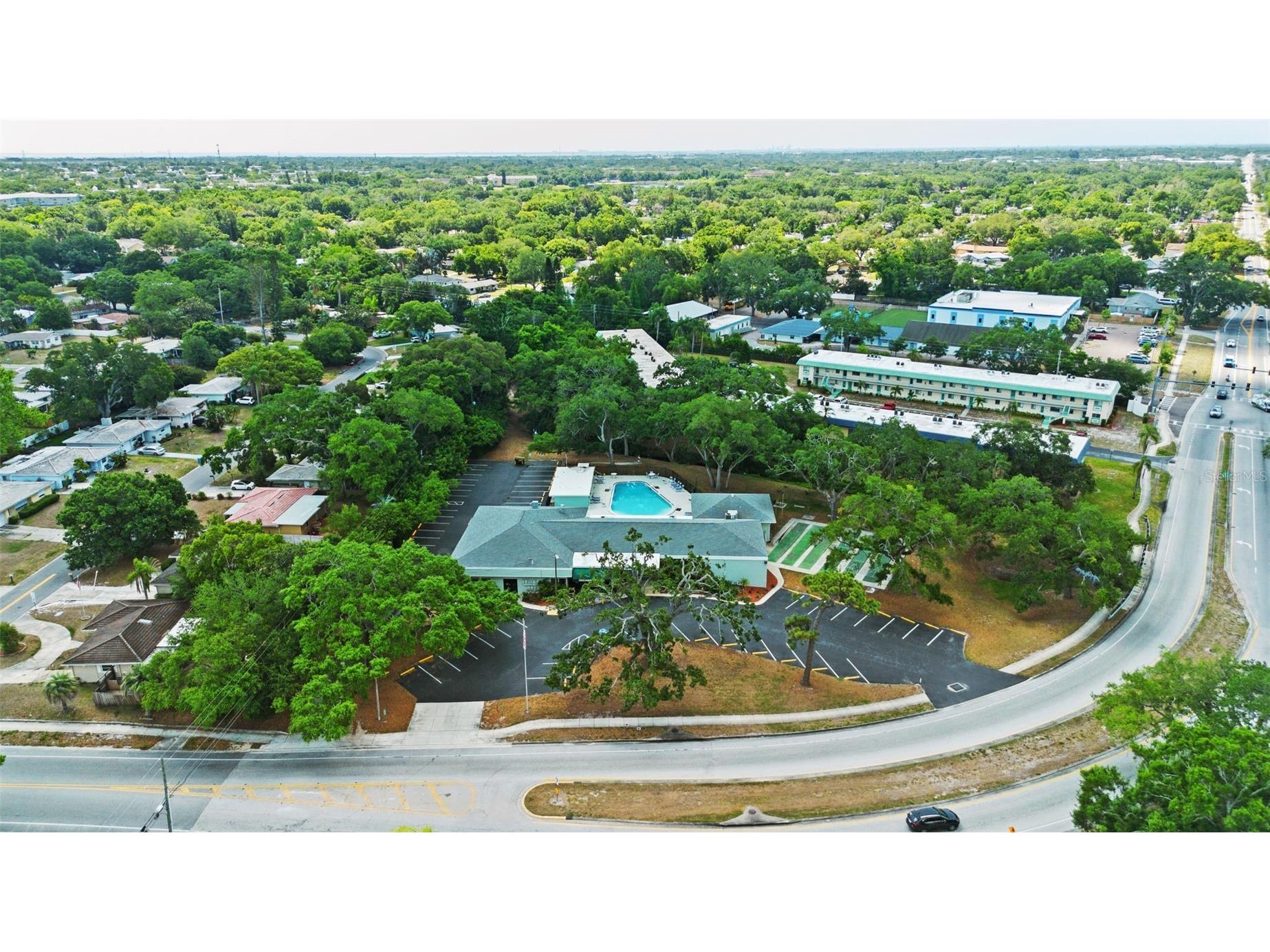 2047 Greenbriar Boulevard Clearwater FL 33763 OM723771 image2