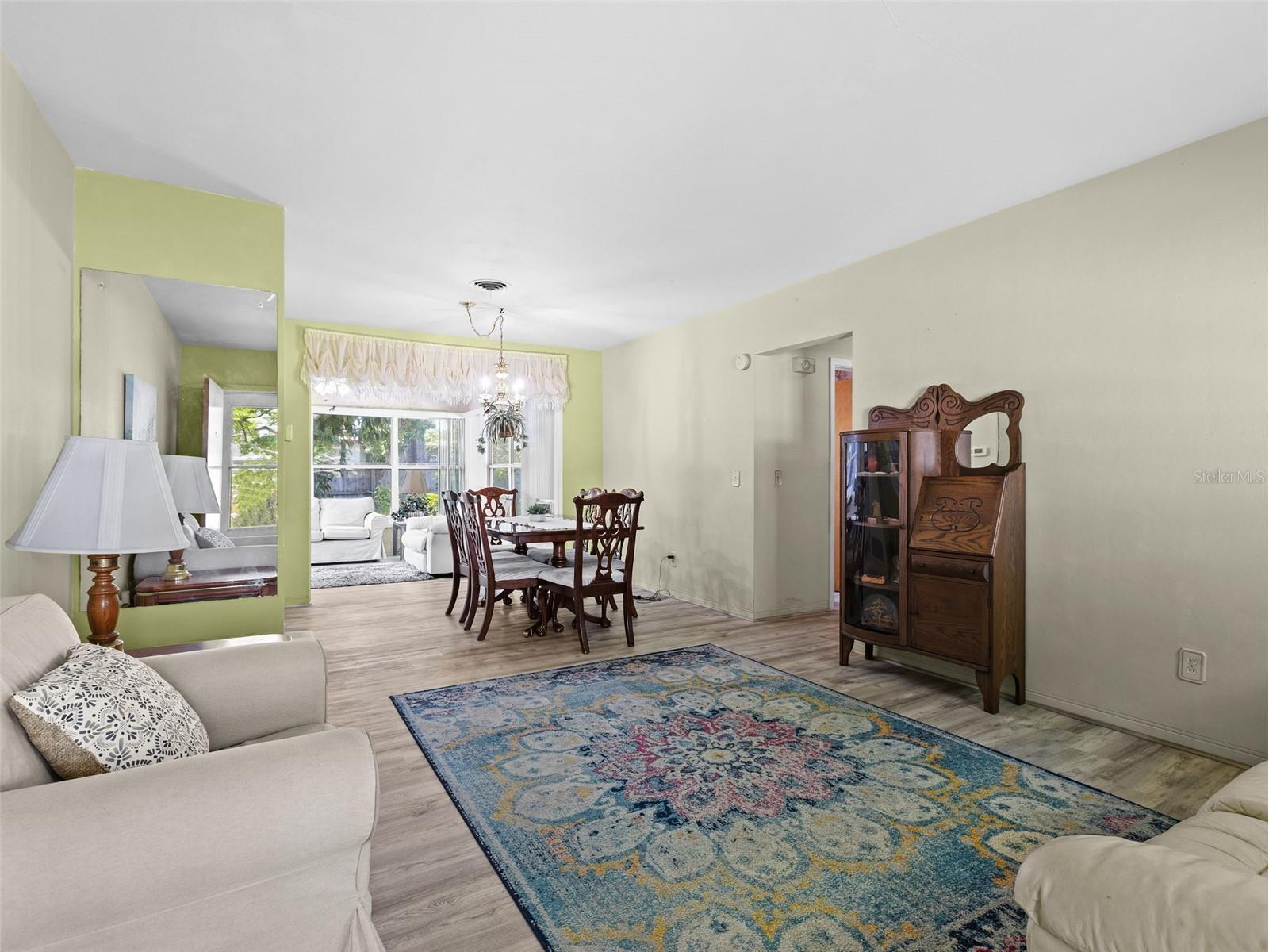 2047 Greenbriar Boulevard Clearwater FL 33763 OM723771 image3