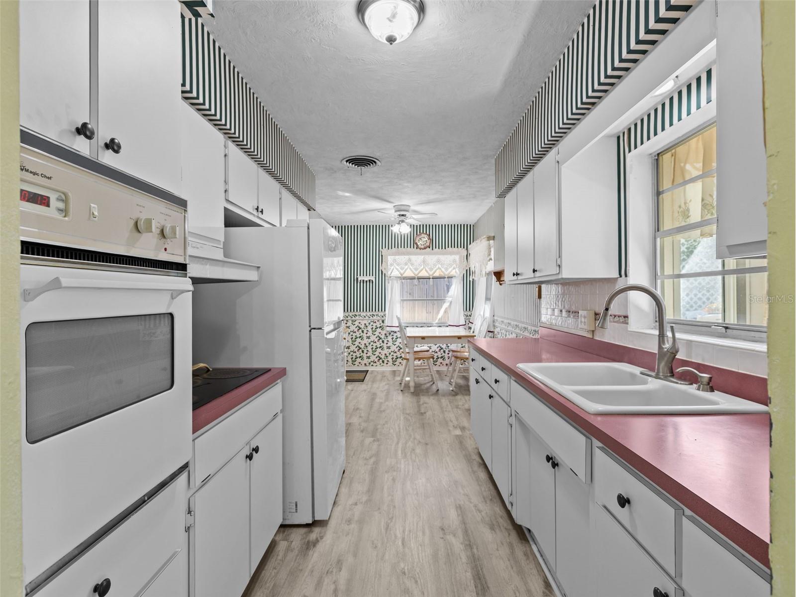 2047 Greenbriar Boulevard Clearwater FL 33763 OM723771 image4