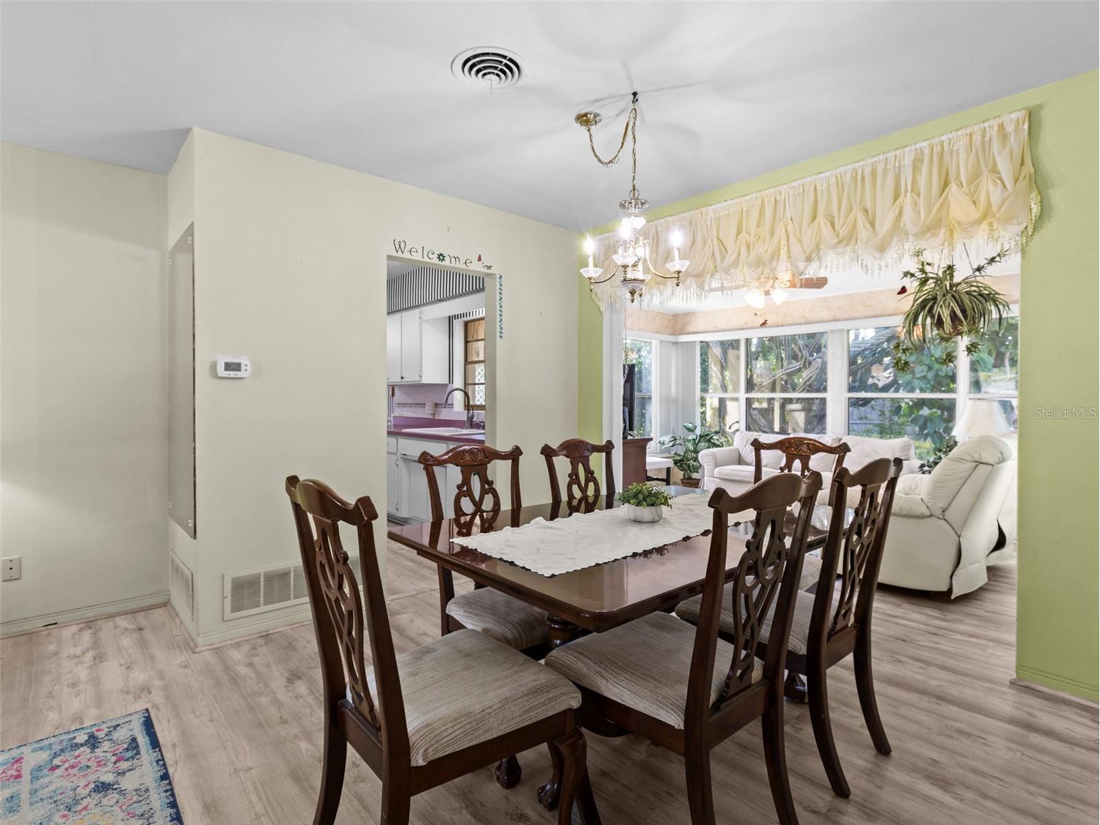 2047 Greenbriar Boulevard Clearwater FL 33763 OM723771 image6