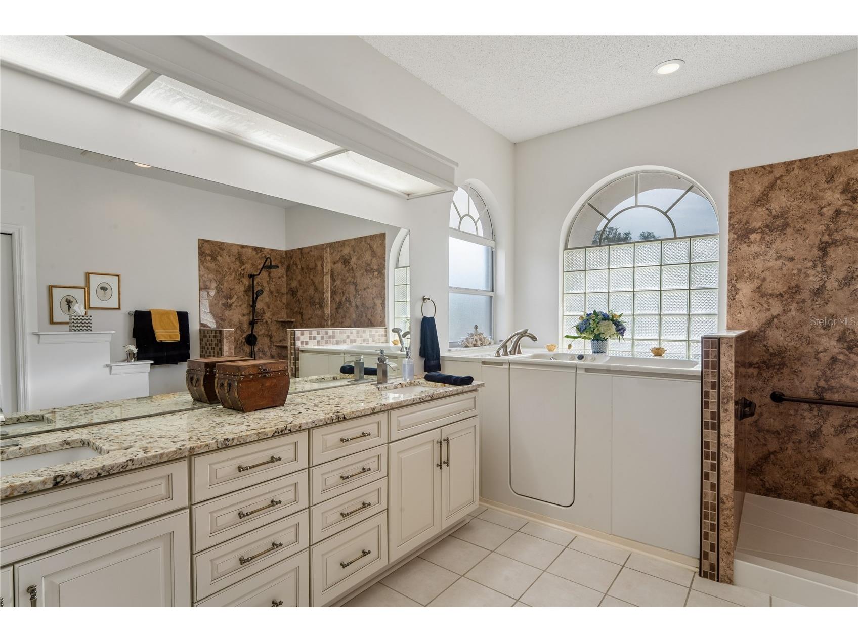2047 Overbrook Lane Spring Hill FL 34606 TB8495591 image32