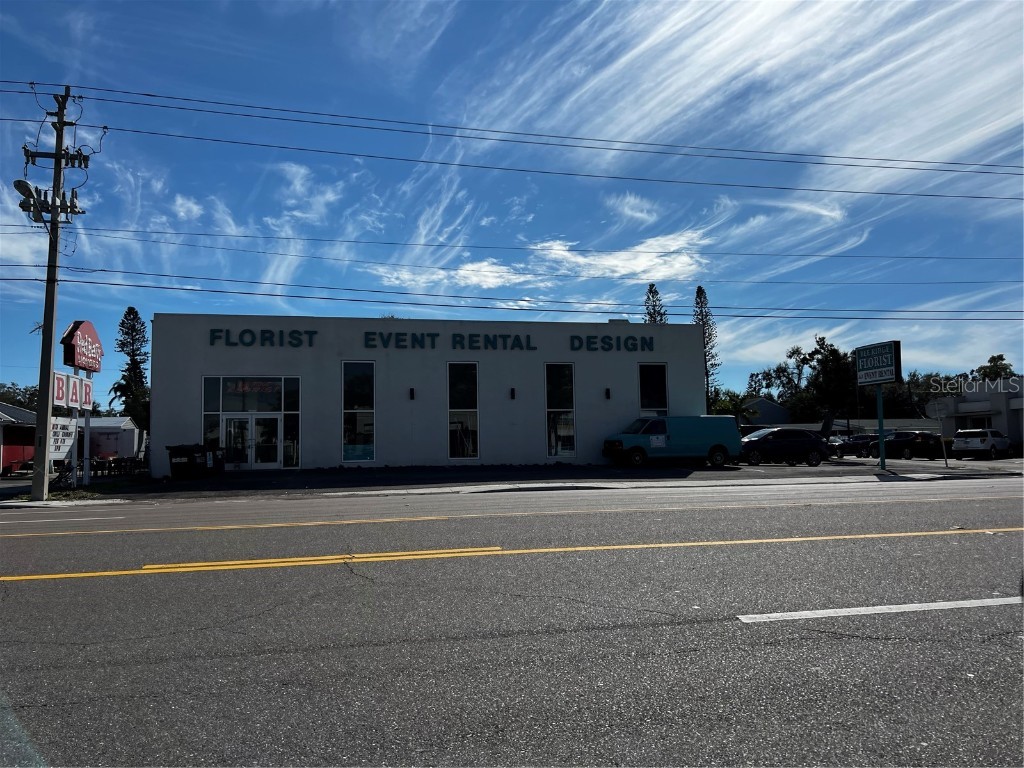 2048 Bee Ridge Road Sarasota FL 34239 A4629734 image5