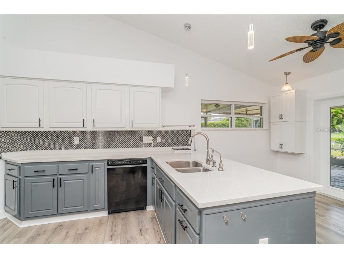 2048 Berry Roberts Drive Sun City Center FL 33573 O6350386 image14