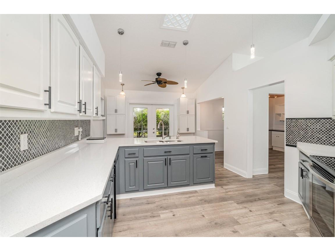 2048 Berry Roberts Drive Sun City Center FL 33573 O6350386 image15