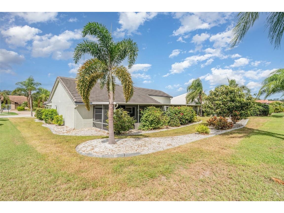 2048 Berry Roberts Drive Sun City Center FL 33573 O6350386 image31