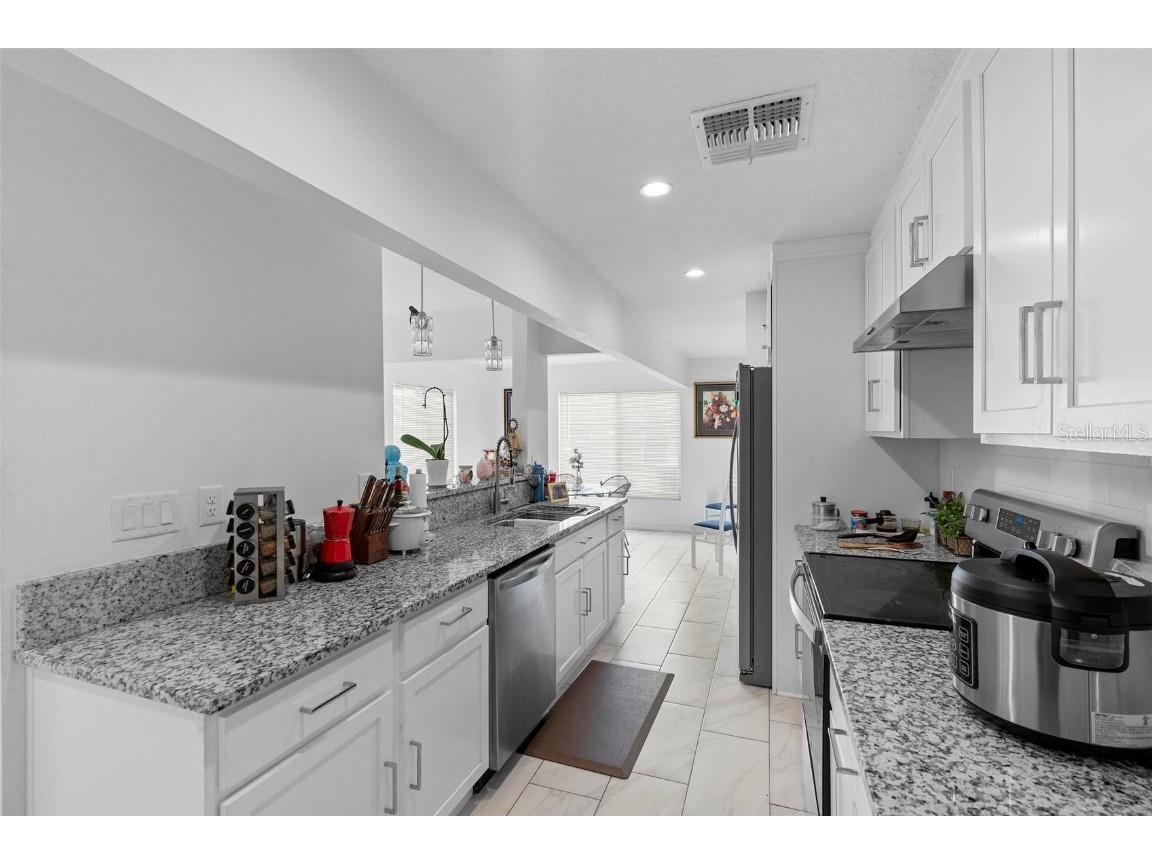 2048 Laredo Drive Deltona FL 32738 V4942145 image8