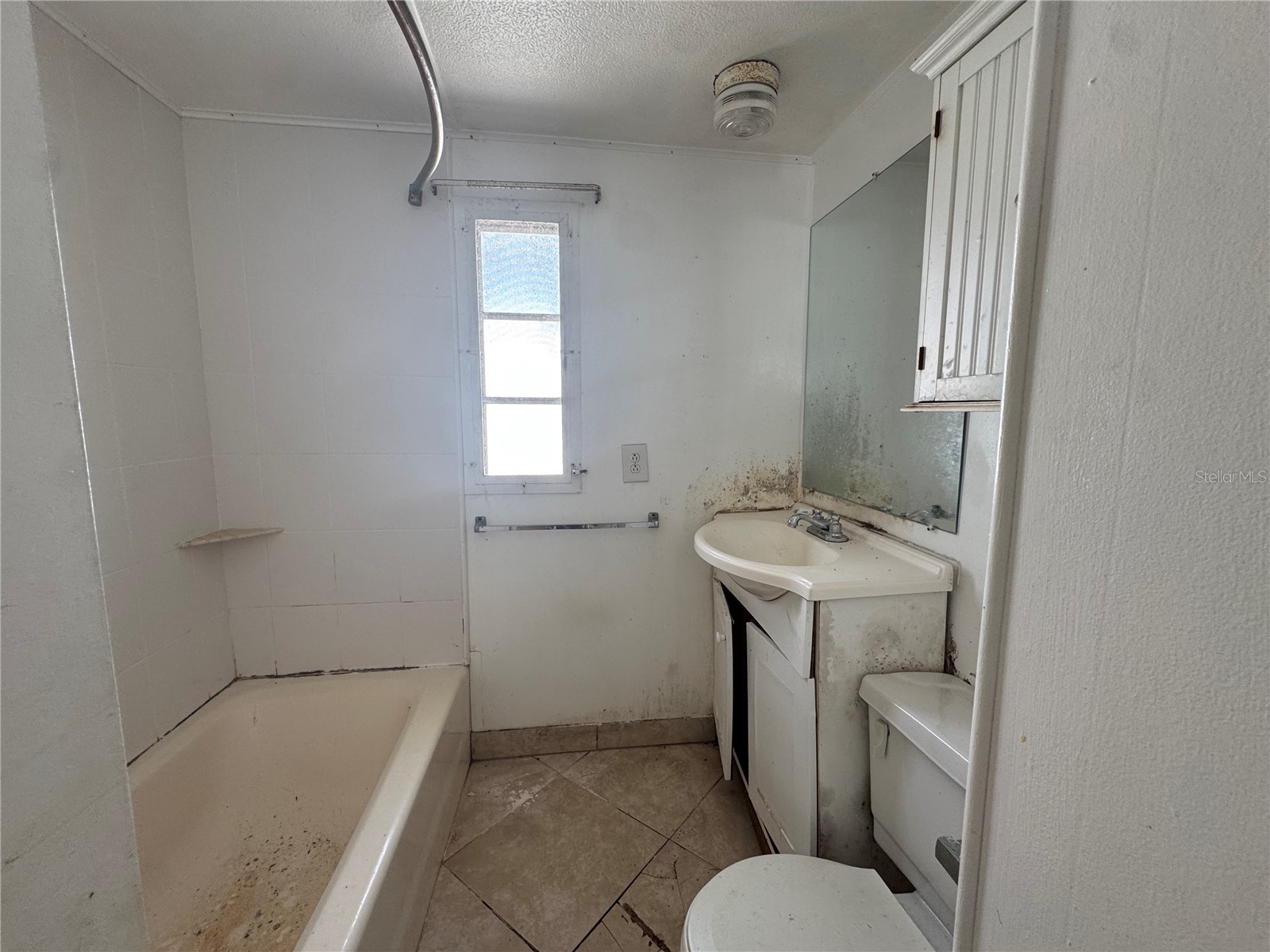 2049 Champion Street Sarasota FL 34231 A4688156 image11