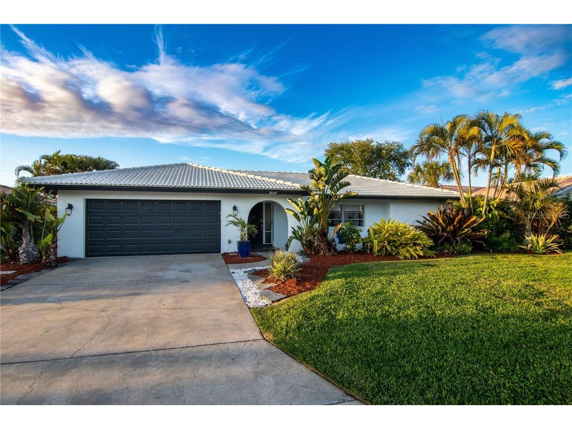 2049 Michigan Avenue NE Saint Petersburg FL 33703 - TAMPA BAY U8190003 image1