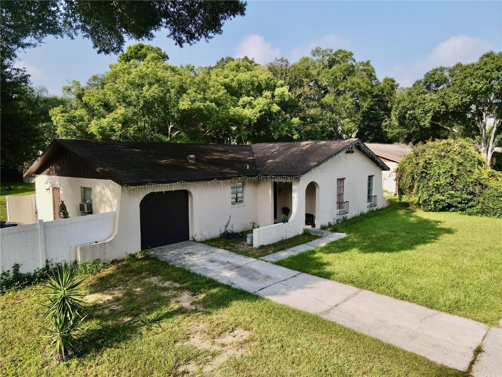 2049 Ronald Circle Seffner FL 33584 T3468942 image1