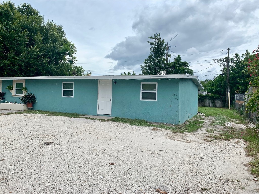 205 - 207 60th Avenue Drive W Bradenton FL 34207 A4509494 image1