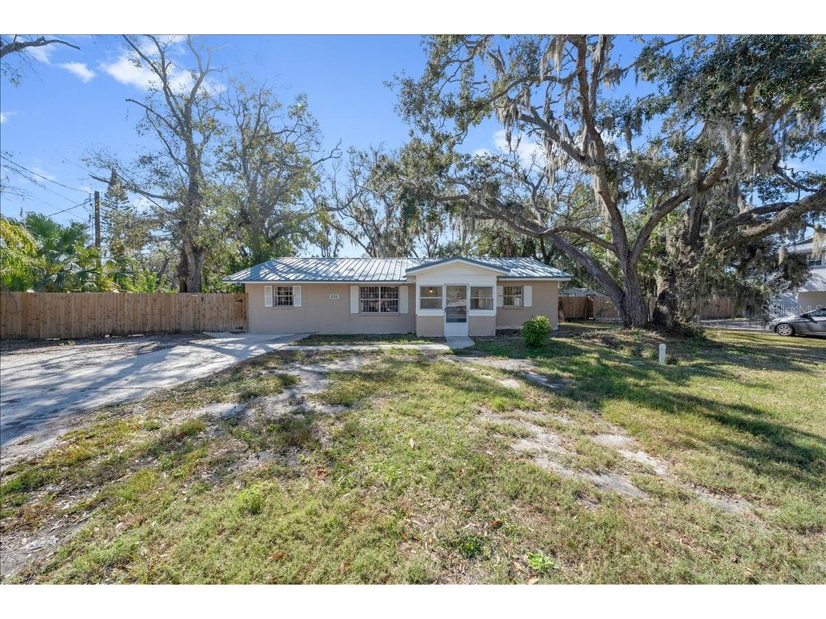 205 2nd Avenue SE Ruskin FL 33570 TB8471636 image1