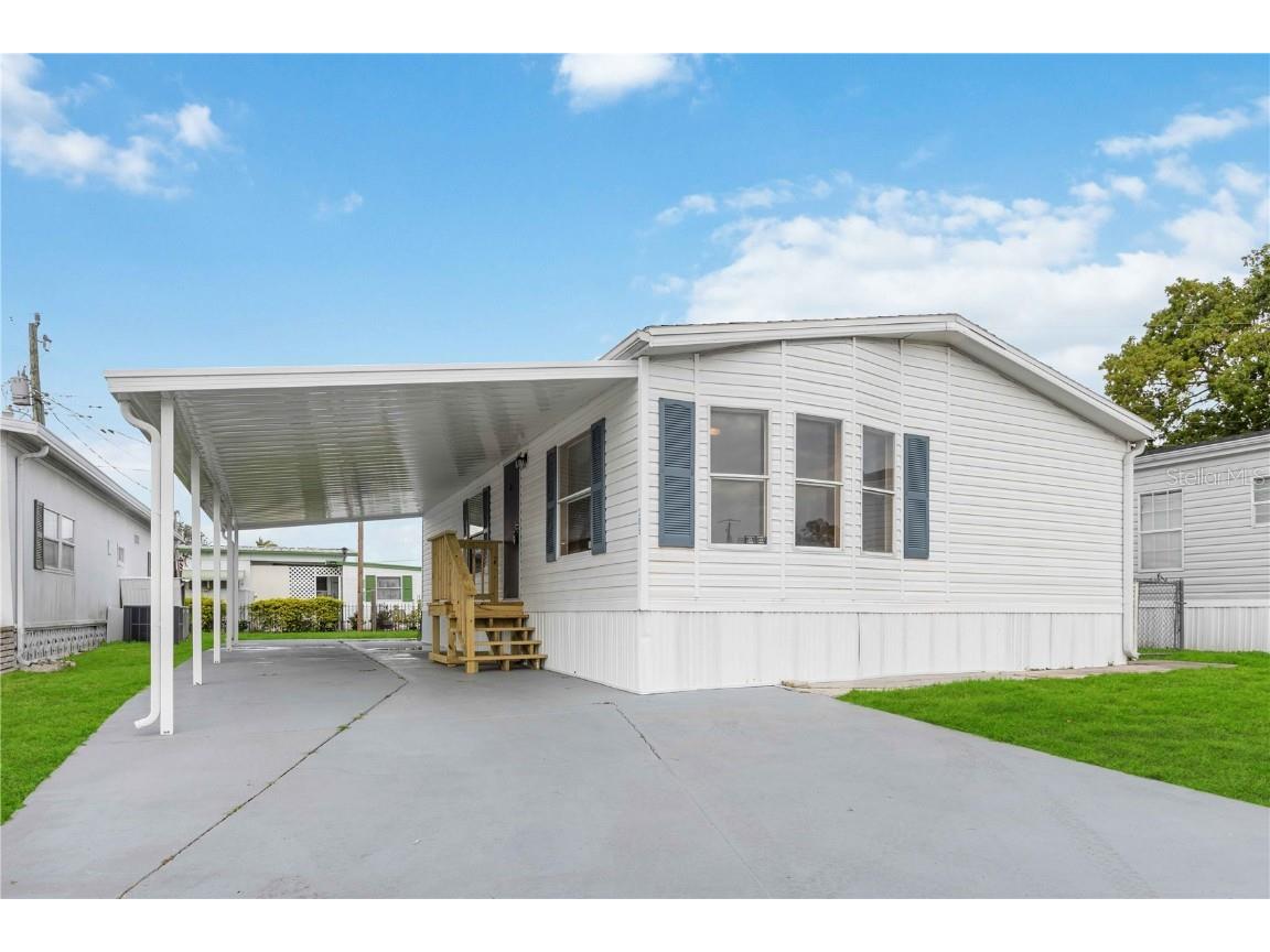 205 51st Avenue Plaza W Bradenton FL 34207 A4596045 image1