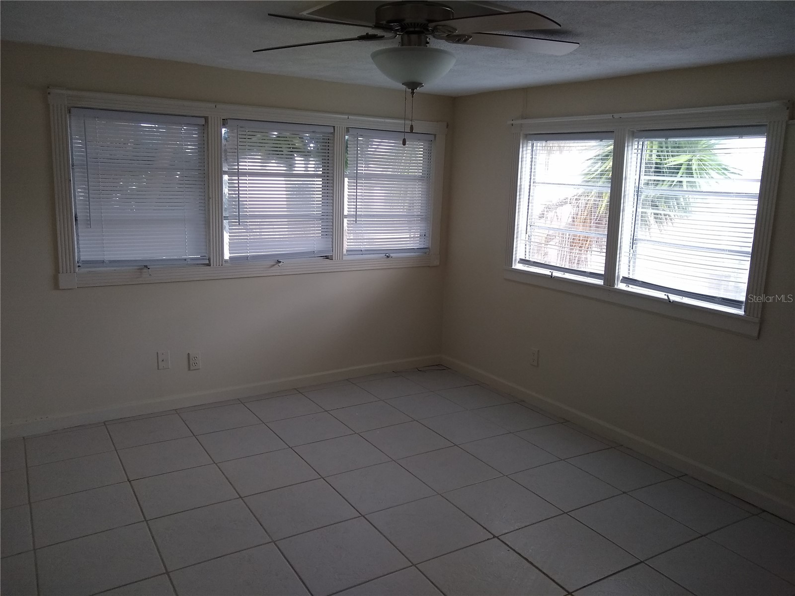 205 52nd Avenue Drive W Bradenton FL 34207 A4692010 image4