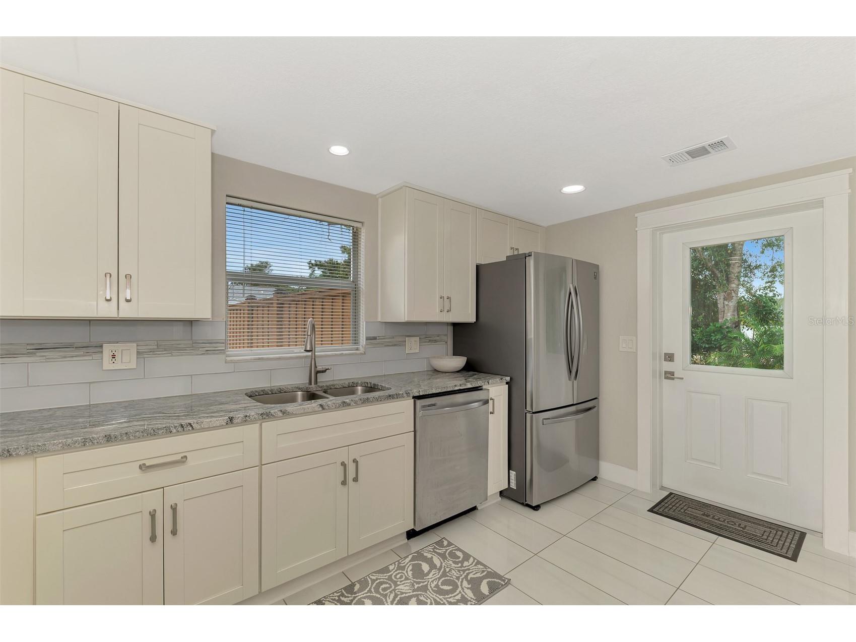 205 Avenida De Bahia Nokomis FL 34275 A4678198 image11