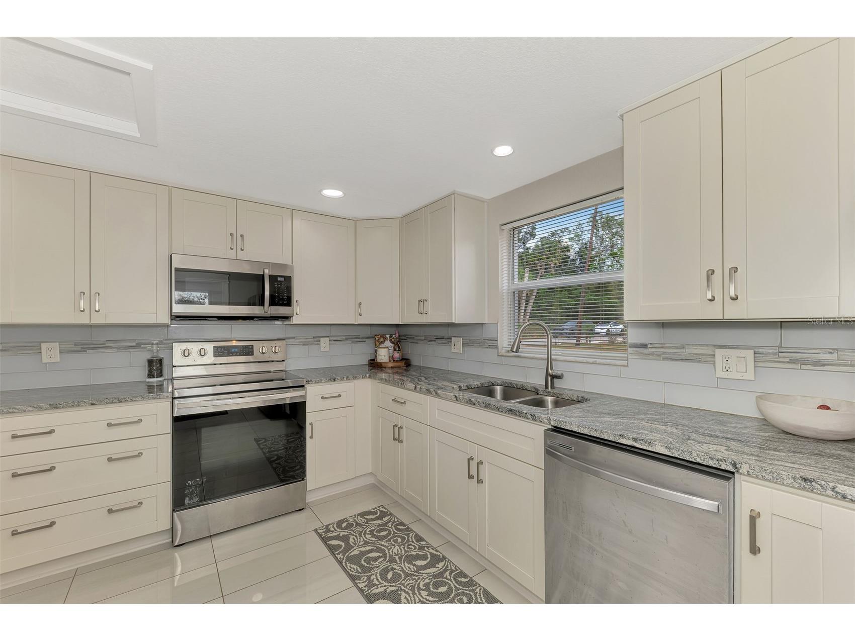 205 Avenida De Bahia Nokomis FL 34275 A4678198 image13