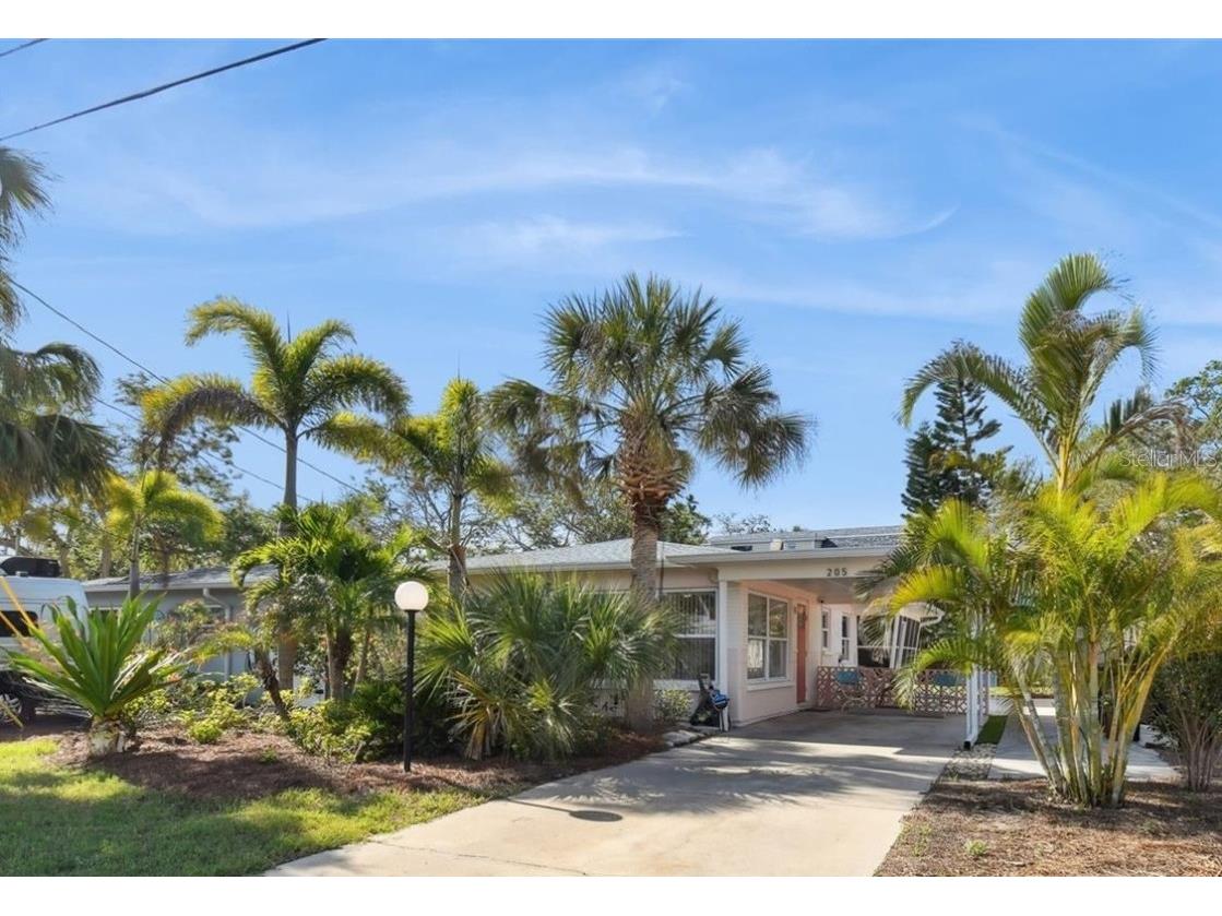 205 Bates Avenue Indian Rocks Beach FL 33785 U8237458 image1