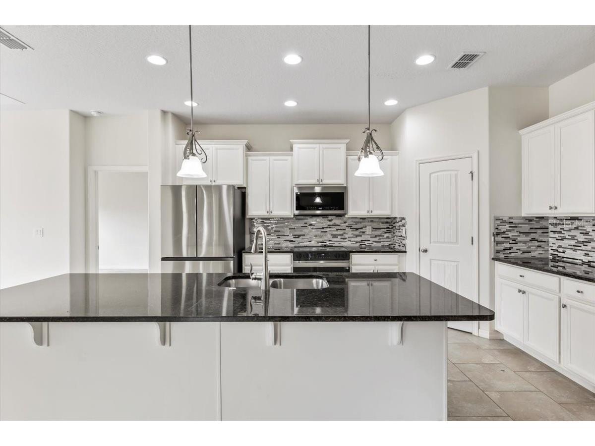 205 Birkdale Drive Daytona Beach FL 32124 V4947476 image9