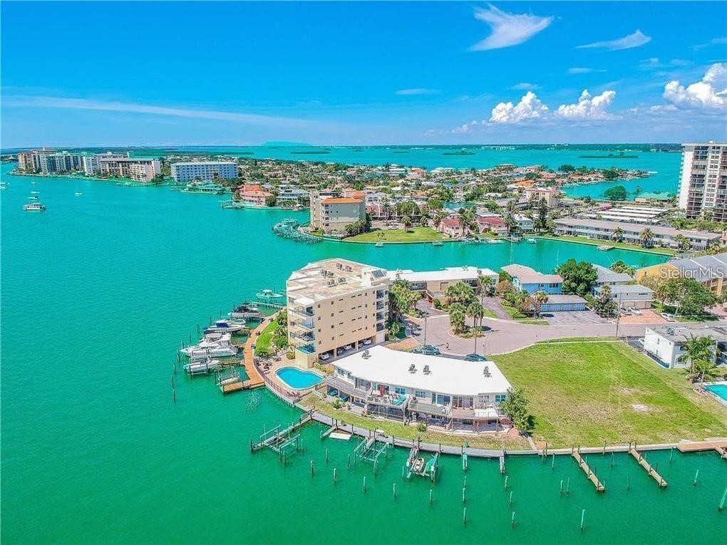 205 Dolphin Point #8 Clearwater Beach FL 33767 - GULF OF MEXICO U8189212 image1