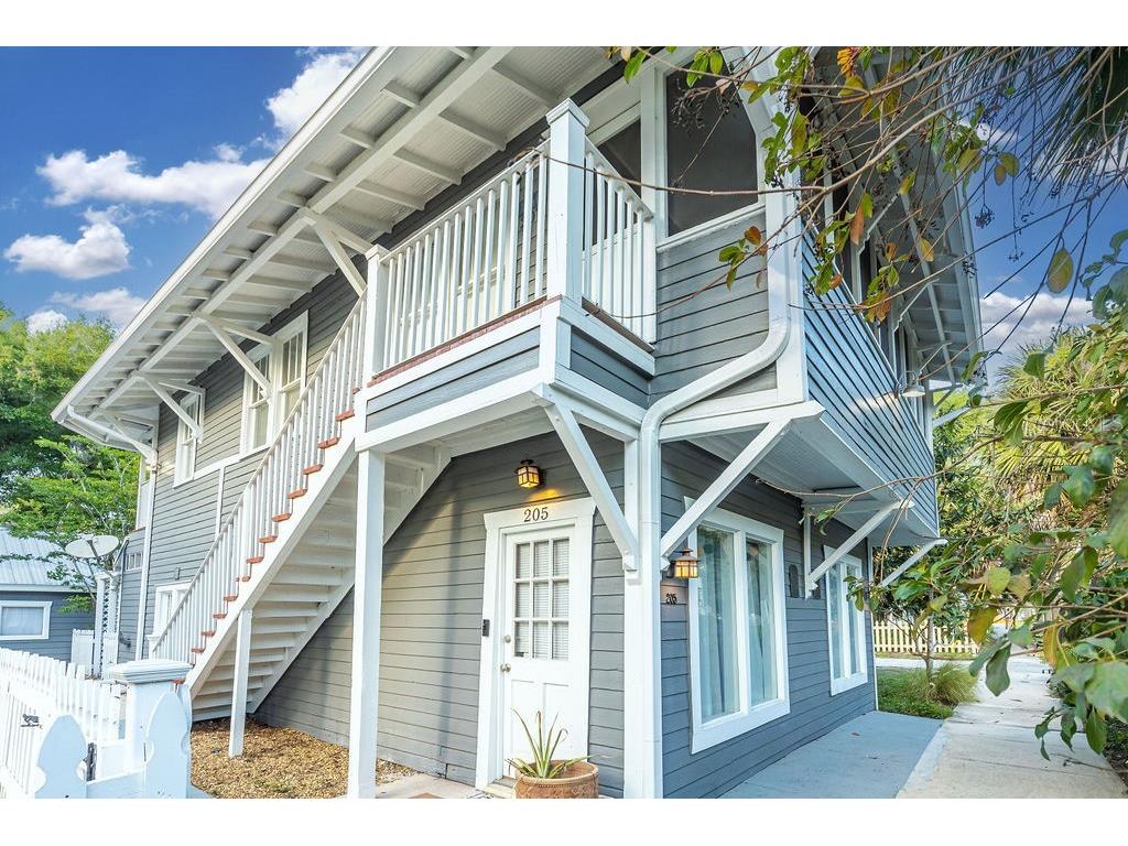 205 E Voorhis Avenue Deland FL 32724 V4948250 image1