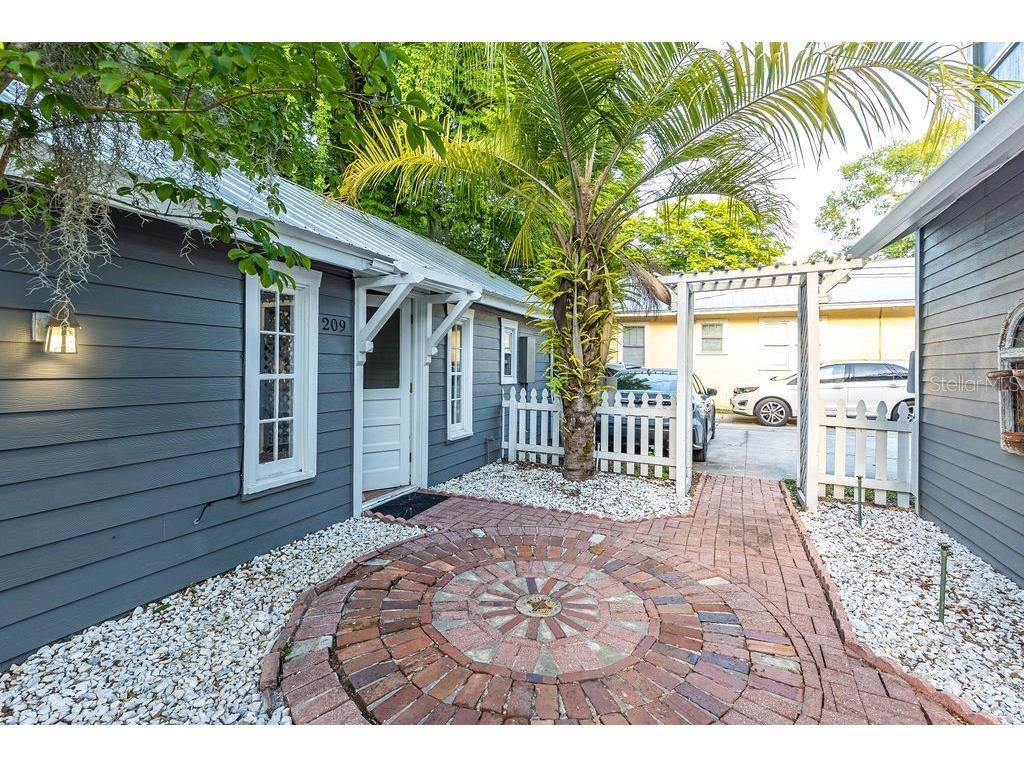 205 E Voorhis Avenue Deland FL 32724 V4948250 image10