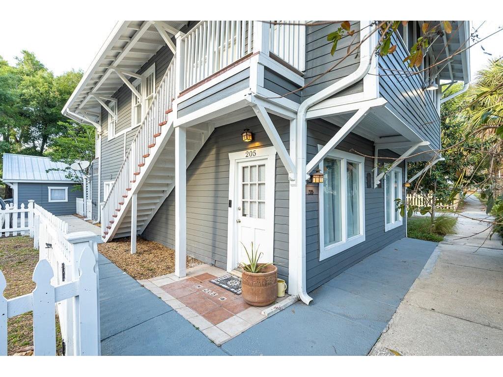 205 E Voorhis Avenue Deland FL 32724 V4948250 image2