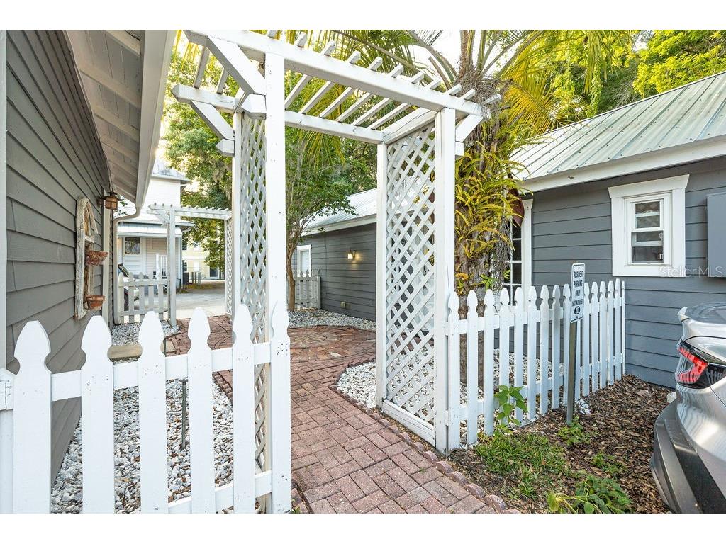 205 E Voorhis Avenue Deland FL 32724 V4948250 image6