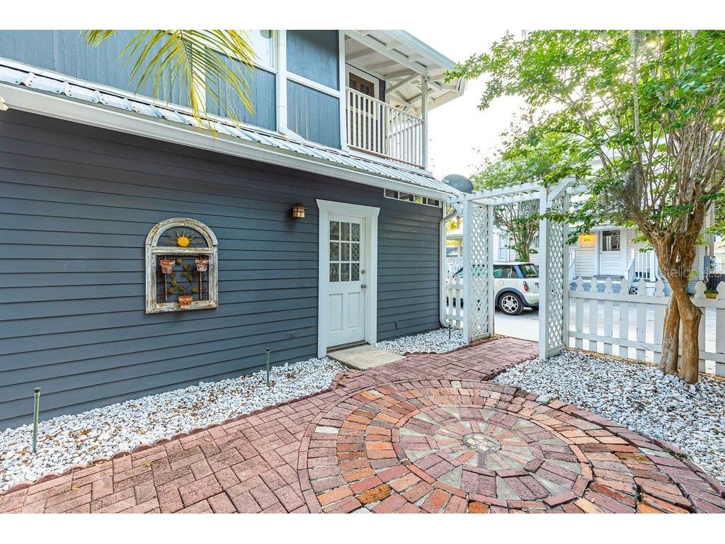 205 E Voorhis Avenue Deland FL 32724 V4948250 image9