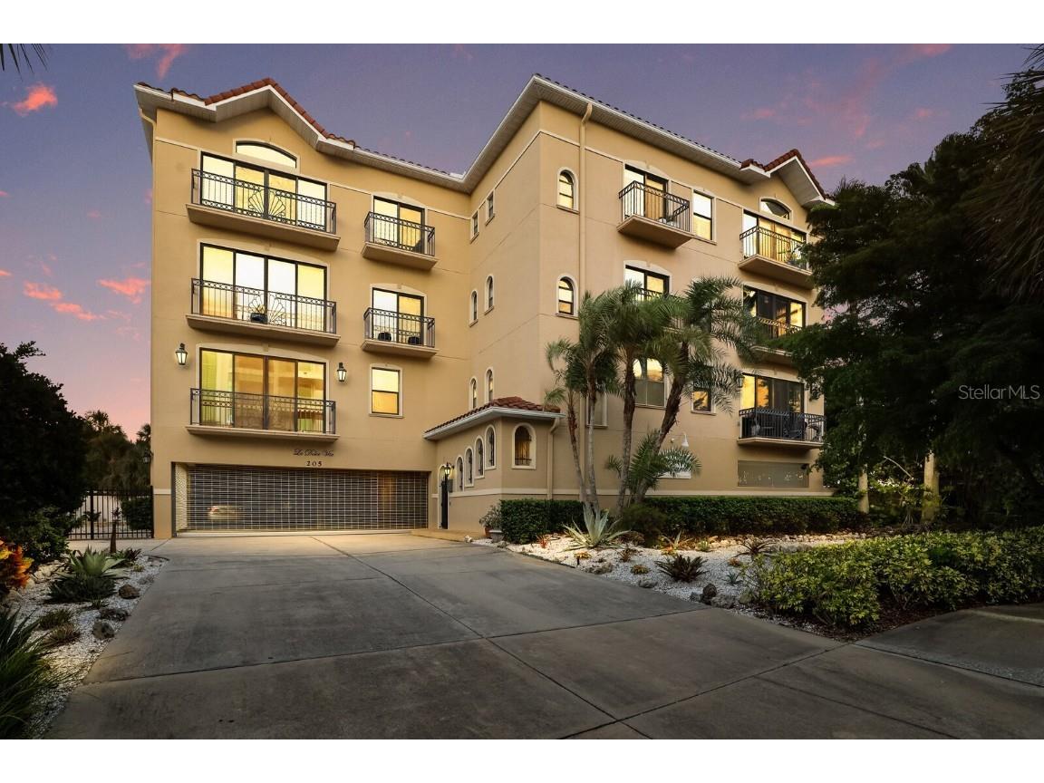 205 Golden Gate Point #302 Sarasota FL 34236 - SARASOTA BAY A4520194 image1