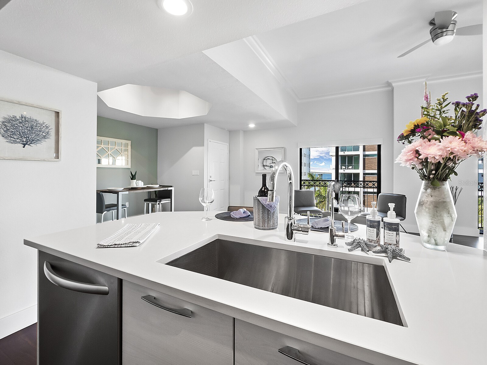 205 Golden Gate Point #401 Sarasota FL 34236 A4683357 image10