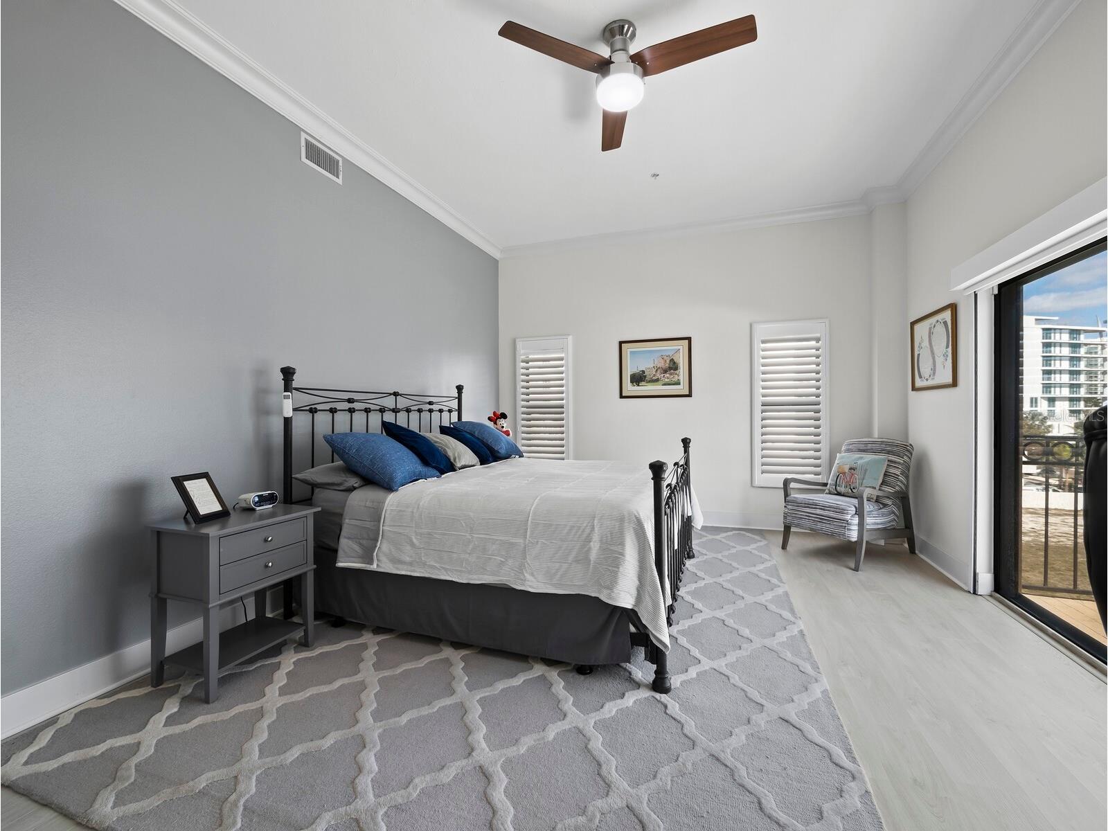 205 Golden Gate Point #401 Sarasota FL 34236 A4683357 image22