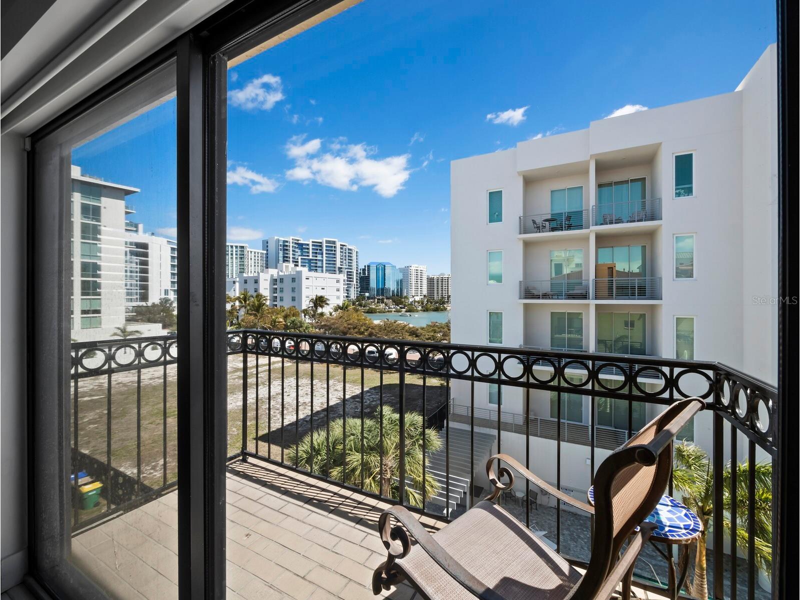 205 Golden Gate Point #401 Sarasota FL 34236 A4683357 image24